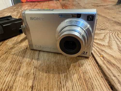Funktionierende Sony DSC W200 Silber Digitalkamera 2 Akkus Koffer Mem Card Ladegerät - Bild 6 von 7