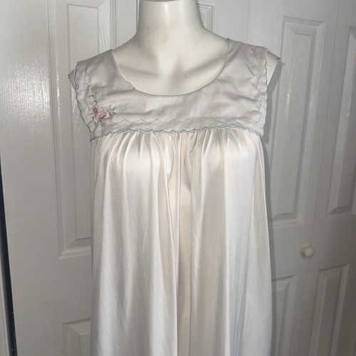 Vintage White Silky Nylon Nightgown ShadowLine Cottagecore Grannycore - Picture 3 of 11