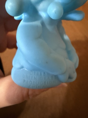 Figura de juguete vintage Squishington Bump In The Night azul 1995 Green Grass Producti - Imagen 10 de 11