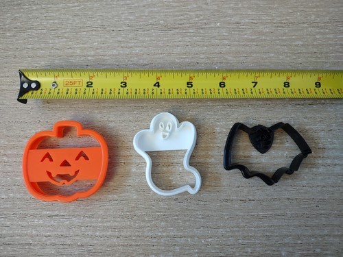 Lot Wilton 3 Halloween Cookie Cutters - Pumpkin Bat Ghost Autumn - Picture 2 of 2