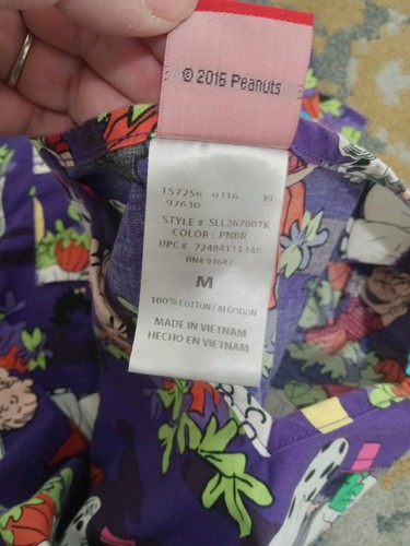 Peanuts Scrub Top Sz Med " The Great Pumpkin" Purple, Cotton, 3 Pockets - Picture 5 of 6