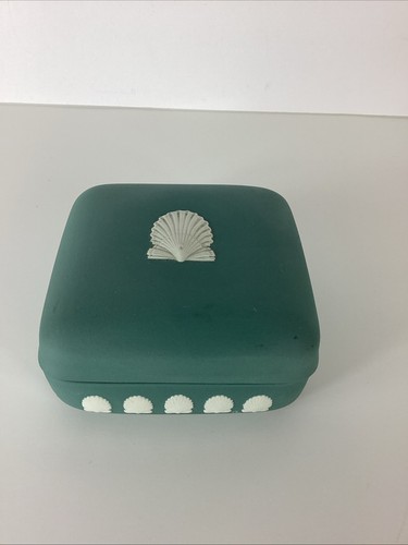 Wedgwood England Jasperware Shell Square Trinket Box Teal 4" Seashell - Picture 3 of 12