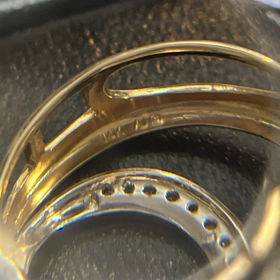 14Kt Solid Two Tone Gold Double Circle Slide Pendant With Diamonds; 2.7 Grams - Image 4 of 4