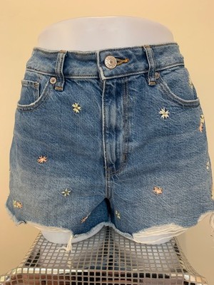 American Eagle Women's Floral Embroidered Denim Shorts Frayed Hem Size 8
