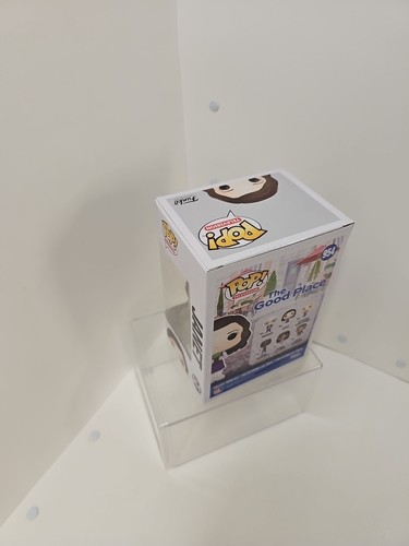 Funko Pop! Vinyl: The Good Place - Janet #954 (L) - Picture 6 of 9