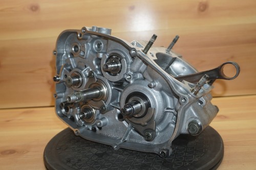 96 Yamaha YFS200 Blaster Transmission Crank Rod Case Bottom End 2XJ-15111-01-00 - Picture 2 of 18