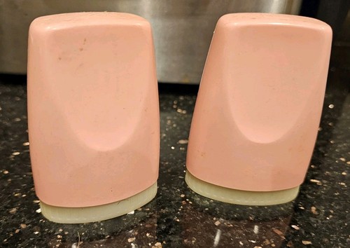 Vintage BoontonWare Melamine Melmac Salt & Pepper Shakers / Pink 1950s MCM Chic