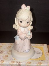 Precious Moments "Sharing the Light of Love" Figurine 272531 W/Box - 1997