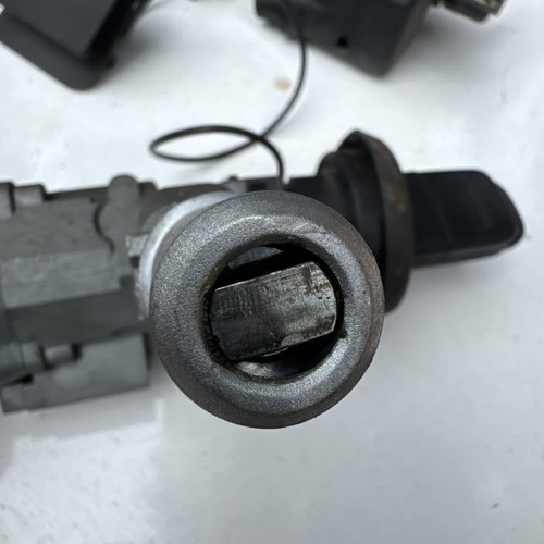 98-04 Mercedes R170 SLK230 Ignition Lock Cylinder Switch w/ Key 2024620079 OEM - Picture 4 of 15