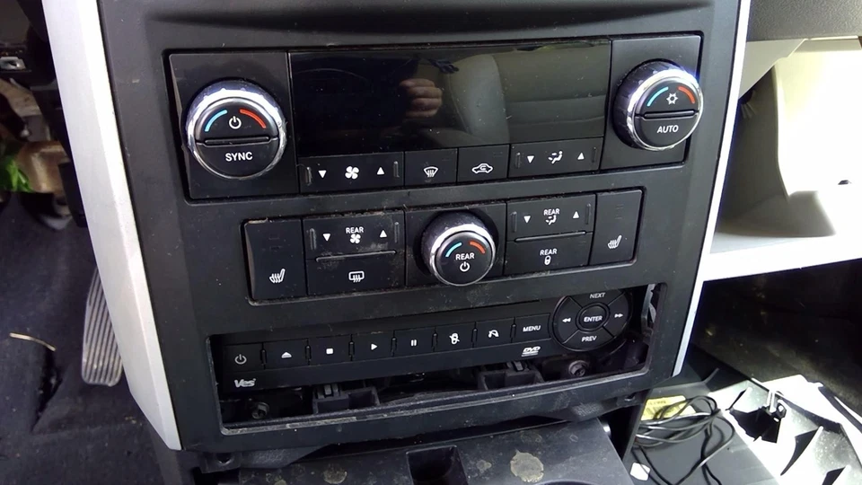 Alternador usado compatible con: Dodge Caravan 2008 4,0 grado A Foto 2 de 4