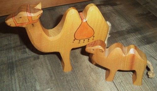2 Ostheimer Holz - Tier Figuren, klein und großes Kamel mit Sattel für Krippe - Bild 2 von 5