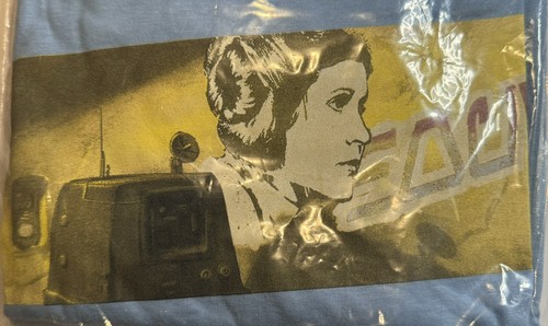 Star Wars Celebration Chicago 2019 Leia Graffiti HOPE Graffiti Blue Shirt XL NEU - Bild 2 von 4