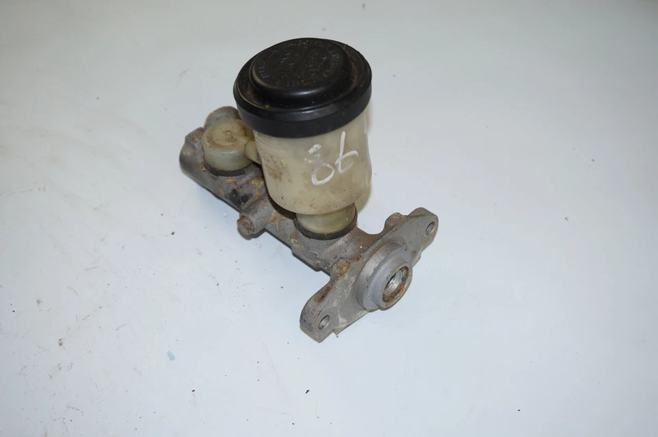 1986 Chevy Corvette C4 Brake Master Reservoir & Connector USED 13062063 - Image 2 of 4