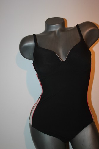 Traje de baño Triumph "Everyday Shaping OWP" talla 38 B negro forrado con estribo - Imagen 2 de 7