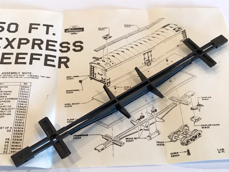 Athearn HO Blue Box Kit Parts - 50' Express Reefer #53302
