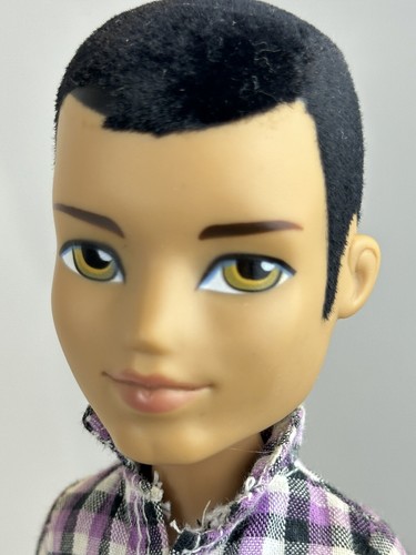 Bratz Boyz 10th Anniversary Dylan Doll 2010 Collection Original Top & Pants - Picture 2 of 24