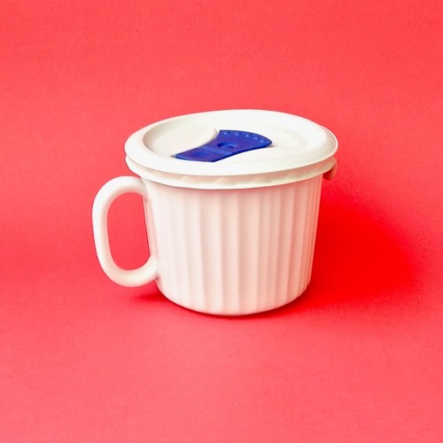 CorningWare 20 oz. French White mug with BPA-free vented white lid and blue tab - Picture 6 of 6