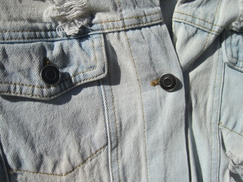 Love Tree Denim Jacket Size L Large Distressed Light Wash Frayed Edges - Picture 14 of 14