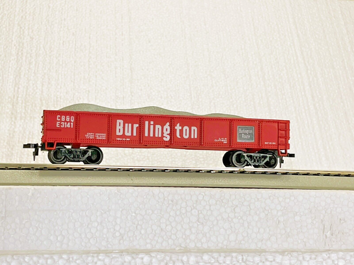 BACHMANN Burlington Route CB & QE 3141 Gondola with Load, HO Scale - Picture 8 of 10