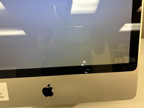 Early 2008 20" iMac 2.4GHz Core 2 Duo 1GB 256GB Flash ATI Radeon HD 2400 - AS-IS - Picture 2 of 8