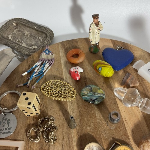 Vintage And Antique Junk Drawer Lot - Picture 4 of 11