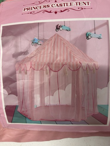 Girls Princess Castle Play Tent Indoor Outdoor Kids Pink with a garland - Picture 5 of 6