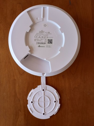 Point d'accès Ubiquiti Unifi UAP-AC-LR 802.3af PoE 3x3 mimo 2,4 GHz 2x2 mimo 5GHz - Photo 6/8