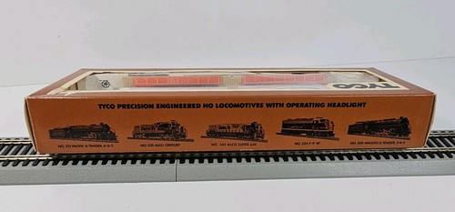 True Value Hardware Stores Tyco Piggyback Trailers & Flat Car HO Scale 354-C New - Picture 17 of 18
