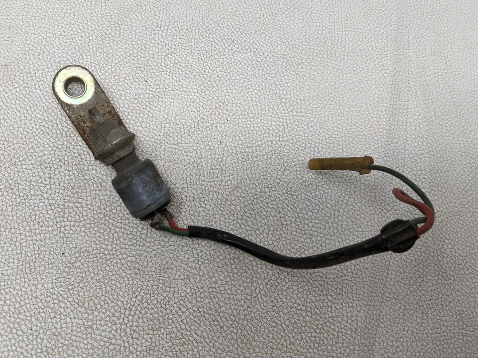 59-69 Honda CA100 CA102 CA105T CM91 CT200 CT90 Rear Brake Switch & Bracket Asy - Image 2 of 4