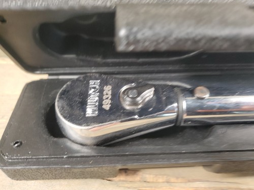 Llave dinamométrica de accionamiento Klutch 49326 1/2" de 20 a 250 pies libras con estuche de almacenamiento - Imagen 2 de 15