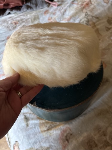 The Halle Brothers 1940 White Mink Hat And Box - Picture 6 of 8