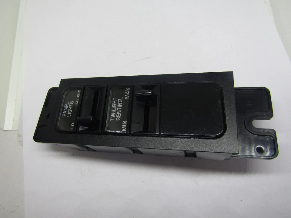 25620415 PANEL LUZ Y CREPÚSCULO CENTINELA INTERRUPTOR ORIGINAL ACDelco NUEVO Foto 4 de 4