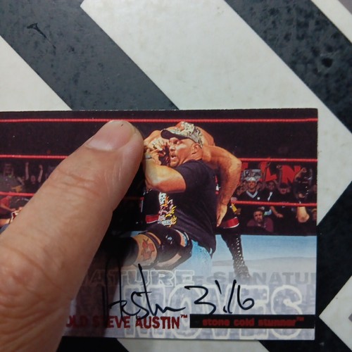 Tarjeta autógrafa Stone Cold Steve Austin 2001 Fleer WWF Rookie Signature Moves - Imagen 8 de 13