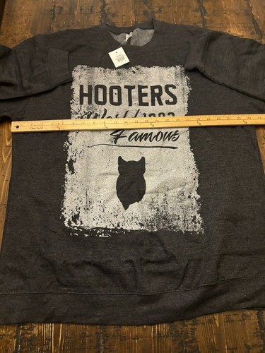 Hooters Mens World Famous 1983 Long Sleeve Sweatshirt Charcoal XL NWT - Picture 6 of 6