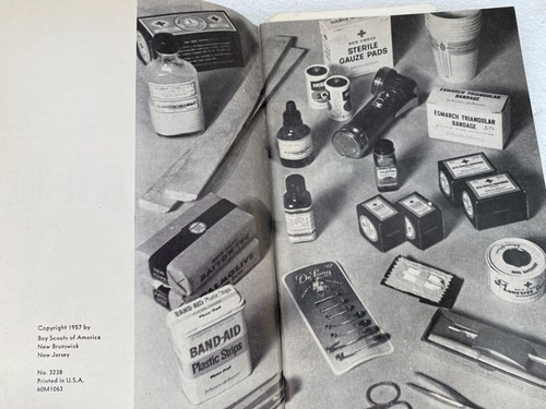 BSA-Merit Badge Series Booklet "First Aid" 1963 Printing - Picture 4 of 4