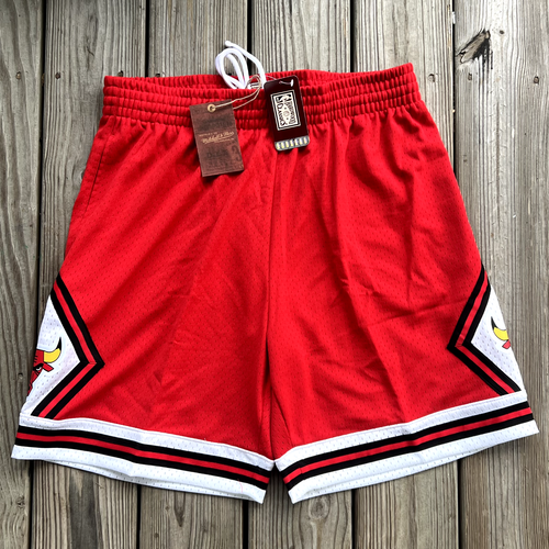 Men's Mitchell & Ness NBA Swingman Shorts Chicago Bulls 1975-76 Red - Picture 1 of 10
