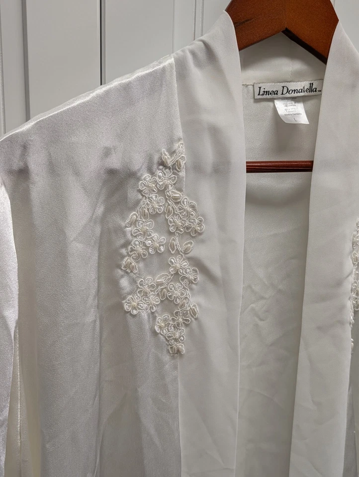 IMPRESIONANTE LINEA DONATELLA Blanco Sedoso Satén Cuentas Bata de Novia Vestido L Foto 2 de 4