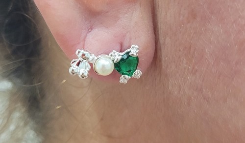 Pendientes trepadores Tous con oso de plata, nácar y calcedonia Color Pills - Imagen 2 de 6