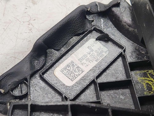 2024 BMW X5 G05 FRONT CONSOLE FLOOR 51169399726 *CARPET FRAYED BROKEN TAB* - Picture 8 of 21