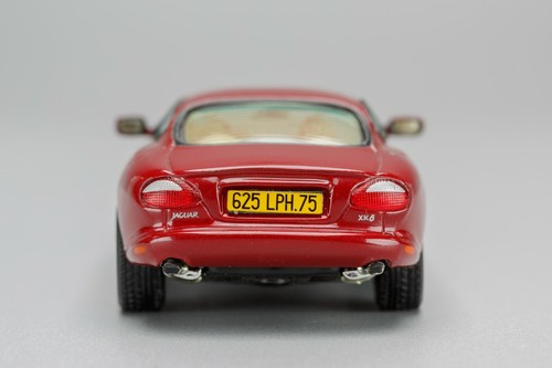 Jaguar XK8 Coupé Carnival Red 1996-2003 VITESSE 1:43 - Imagen 6 de 13