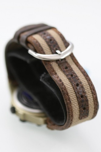 Timex Men Watch Black Gold Plastic Beige Brown Nylon Leather 50m Date Quartz - Picture 2 of 6