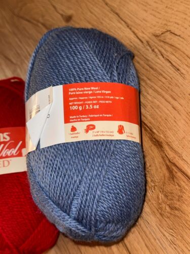 Patons Red and Blue lot of 2 100% New Wool Worsted Yarn - Picture 3 of 3