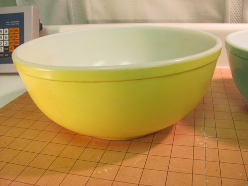 Pyrex Primary Nesting Bowl Set Vintage Yellow 404 Green 403 - Picture 4 of 13