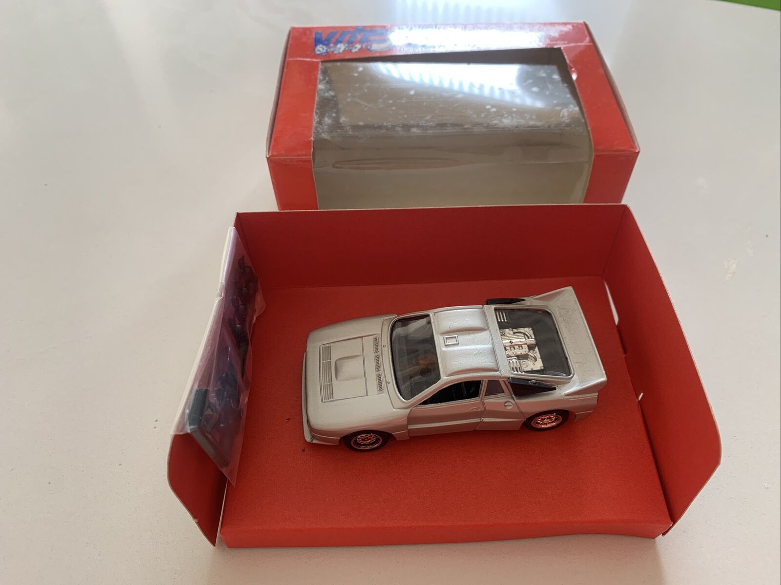 Foto 1 di 10