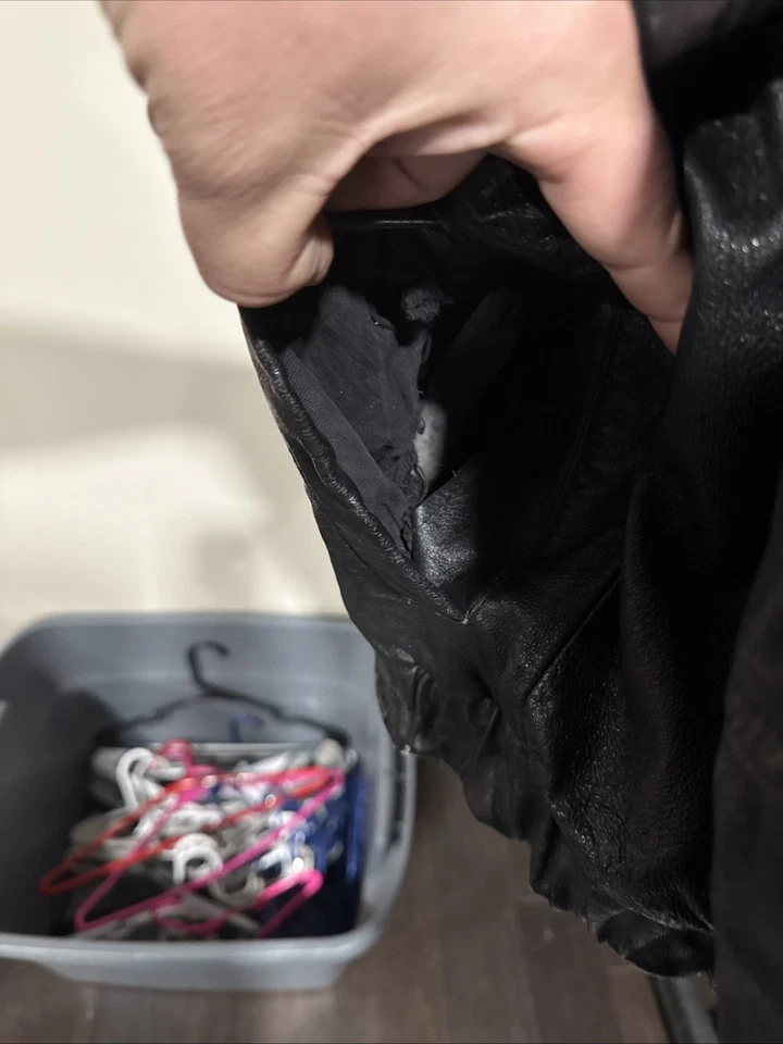 Jaqueta de couro masculina Covington tamanho G preta com zíper - Imagem 3 de 4