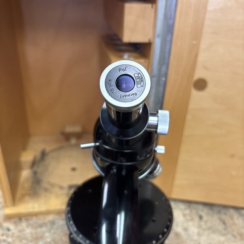 Carl Zeiss Microscope - Picture 9 of 10