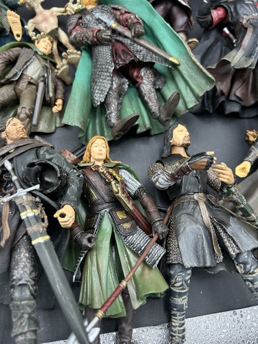 Herr der Ringe Actionfiguren Konvolut 30 lose Figuren und Zubehör - Bild 11 von 13