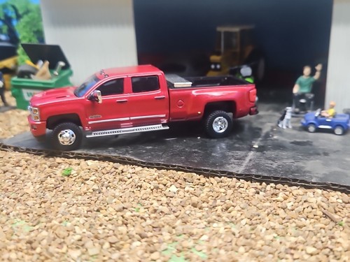 CUSTOM Greenlight 2018 Chevrolet Silverado 3500 HD TRUCK CHEVY DUALLY Ertl Farm - Picture 15 of 18