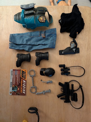 1993 Hasbro Action Man Crime Buster With Raid & Accessories - Picture 2 of 12