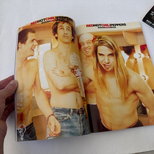 Red Hot Chili Peppers - True Men Don't Kill Coyotes + Sugar And Spice, Paperback - Bild 10 von 23